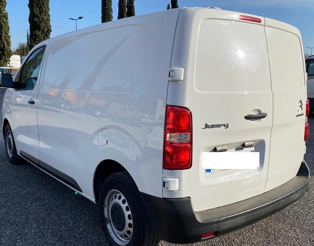 Citroën Jumpy 2.0 BlueHDi Furgoneta mediana 122 CV Blanco conductor - Imagen 8