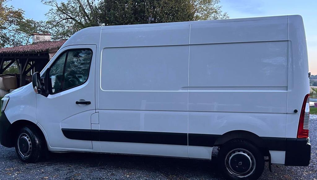 Renault Master TRAC F3500 L2H2 DCI 135 GRAND CONFORT utilitaire, blanc, 8 cv, 4 portes - Imagen 3