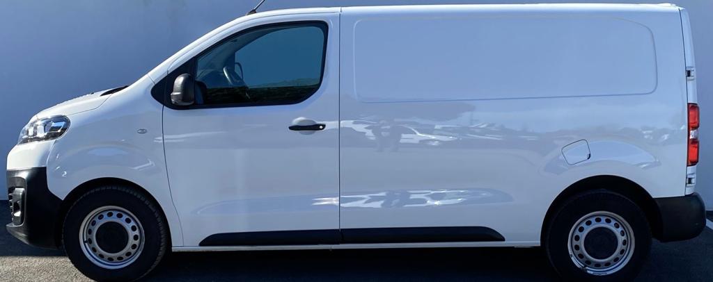 Citroën Jumpy 2.0 BlueHDi Furgoneta mediana 122 CV Blanco conductor - Imagen 9