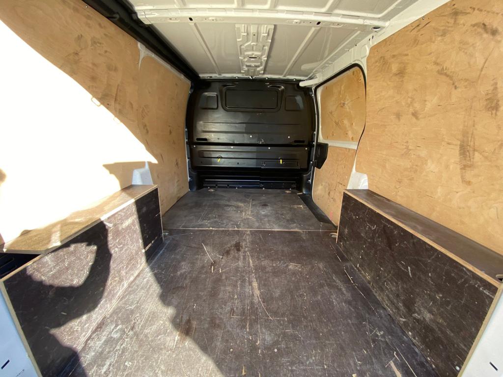 Citroën Jumpy 2.0 BlueHDi Furgoneta mediana 122 CV Blanco conductor - Imagen 10