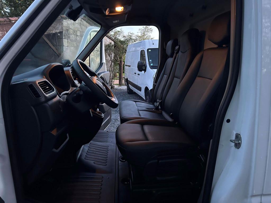 Renault Master TRAC F3500 L2H2 DCI 135 GRAND CONFORT utilitaire, blanc, 8 cv, 4 portes - Imagen 8