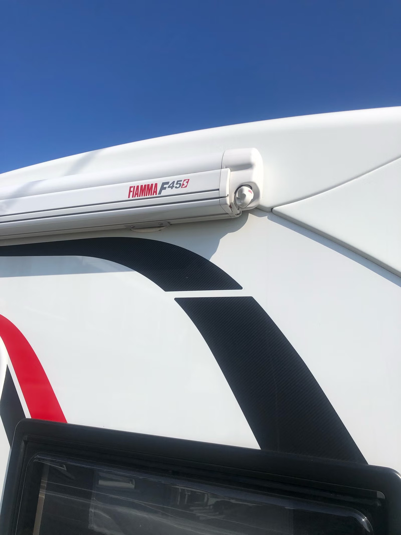 Challenger Mageo 357 2019 – 15.500 km – 150 CV – Automática – Autocaravana familiar - Imagen 8
