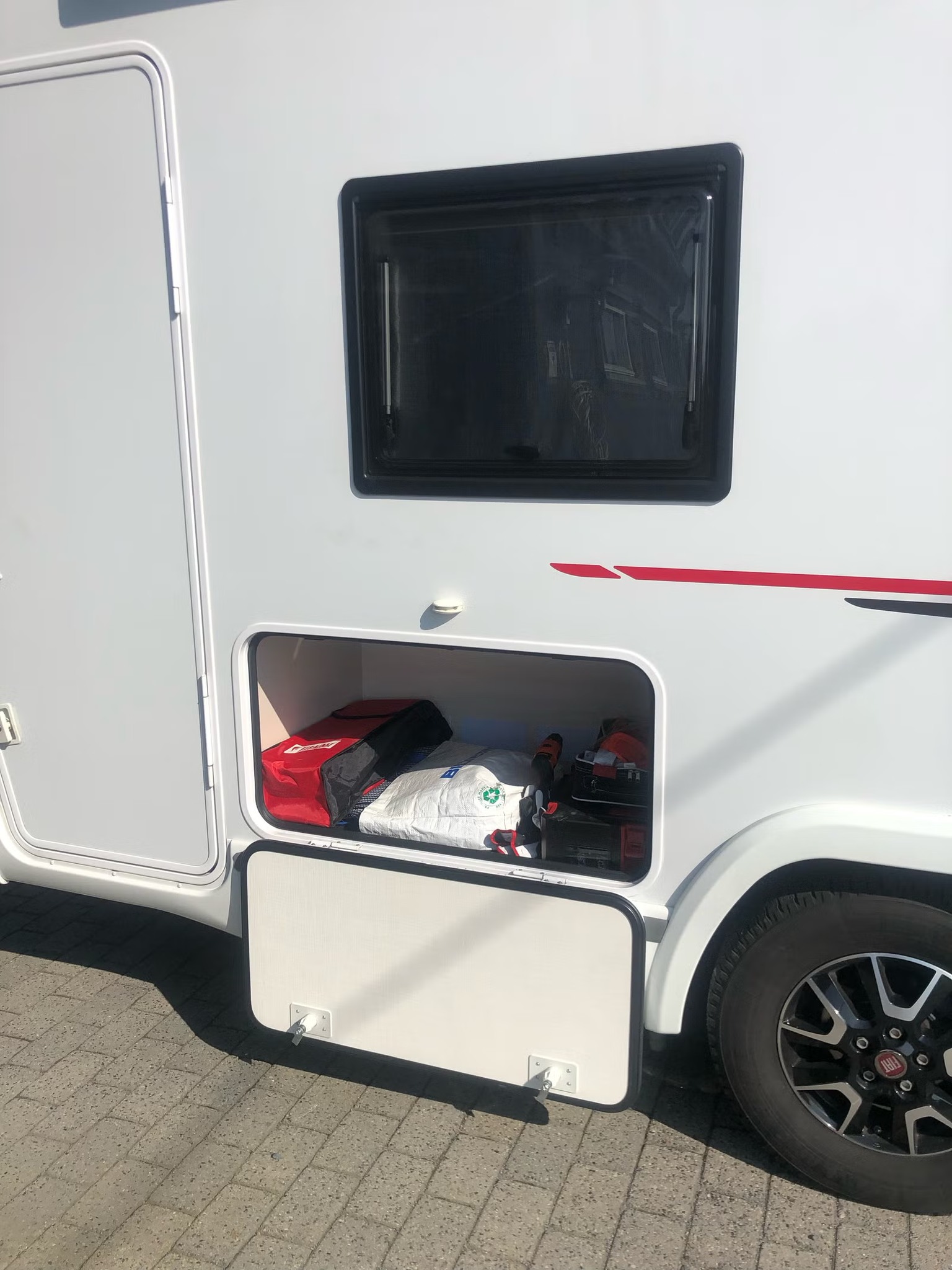 Challenger Mageo 357 2019 – 15.500 km – 150 CV – Automática – Autocaravana familiar - Imagen 7